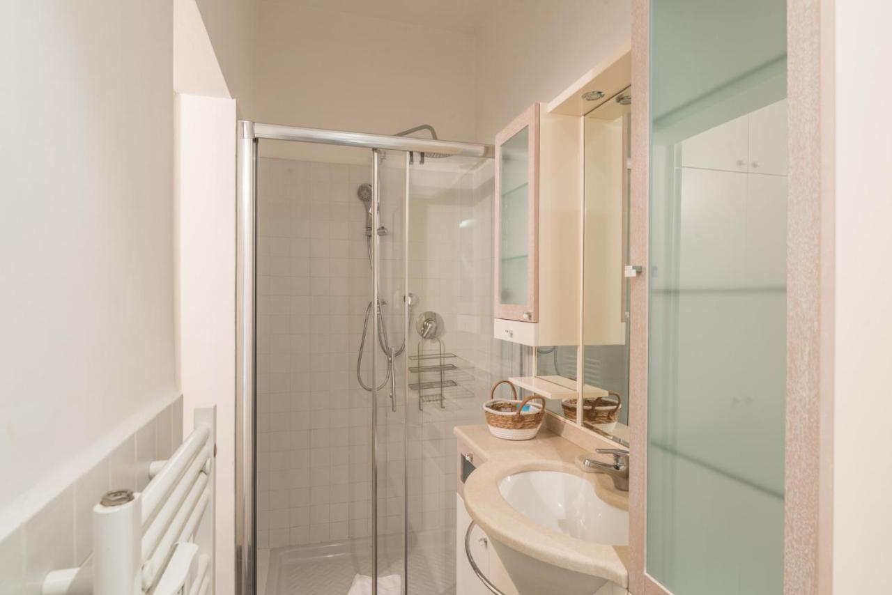 The Rent - Three-bedroom Near Borghese Apartamento